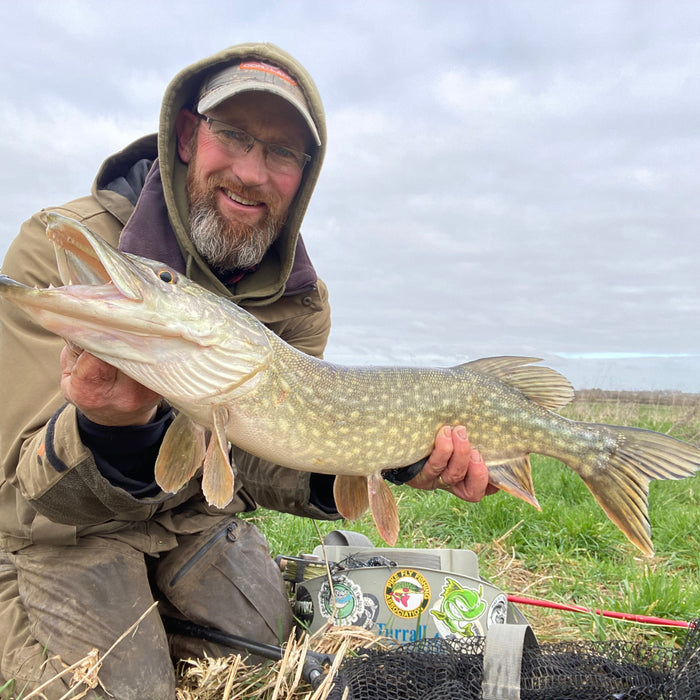 Top Tips: Fly Fishing for Pike - Somerset Levels - VIDEO